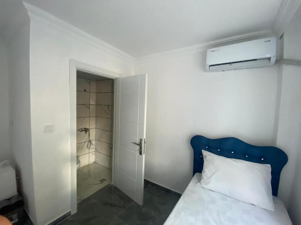 Centre Reach Otel أديرني المظهر الخارجي الصورة