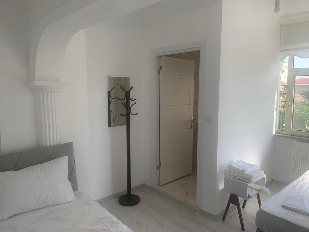 Centre Reach Otel أديرني المظهر الخارجي الصورة
