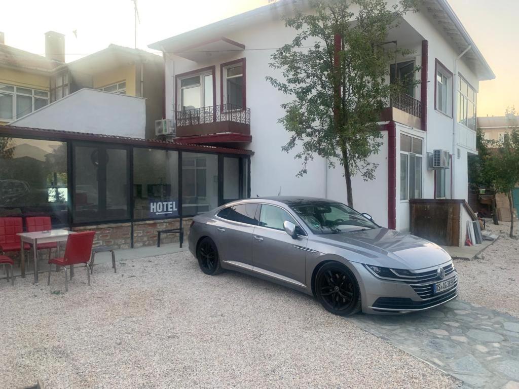 Centre Reach Otel أديرني المظهر الخارجي الصورة