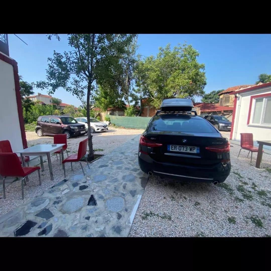Centre Reach Otel أديرني المظهر الخارجي الصورة