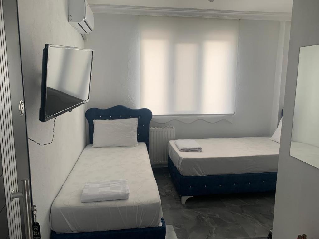 Centre Reach Otel أديرني المظهر الخارجي الصورة