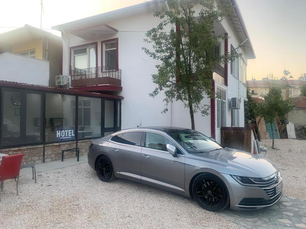 Centre Reach Otel أديرني المظهر الخارجي الصورة