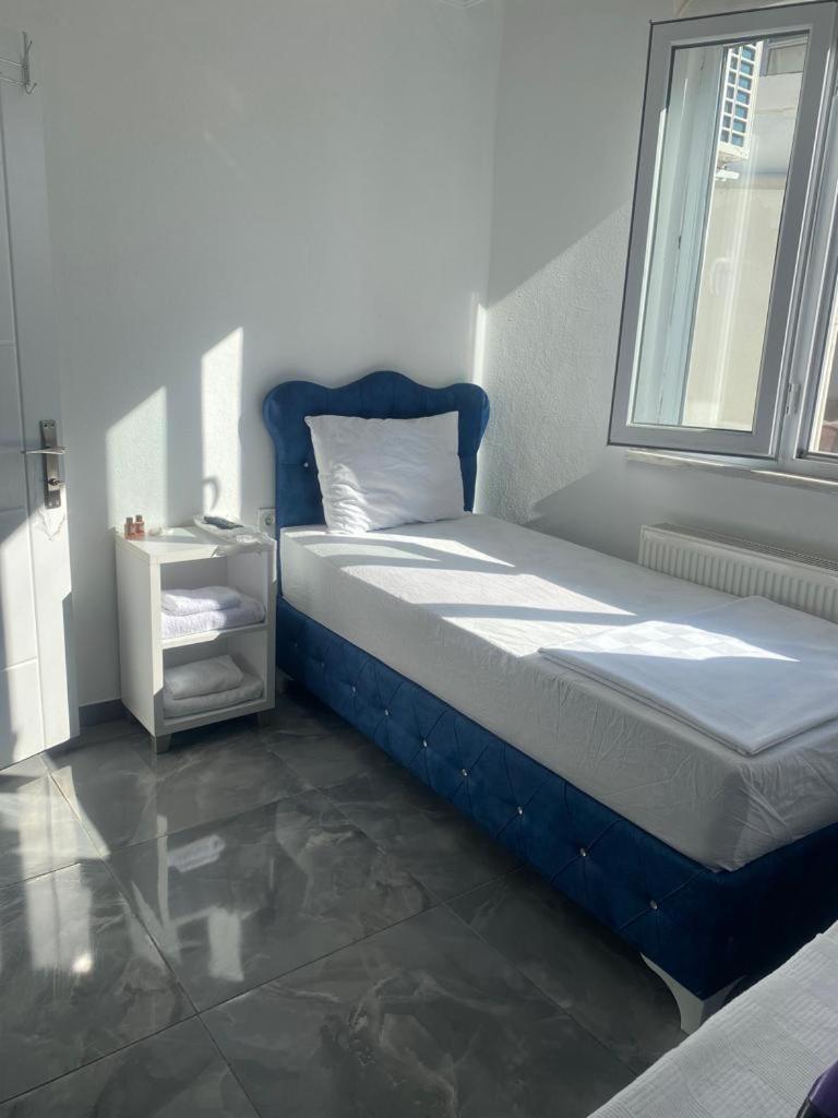 Centre Reach Otel أديرني المظهر الخارجي الصورة