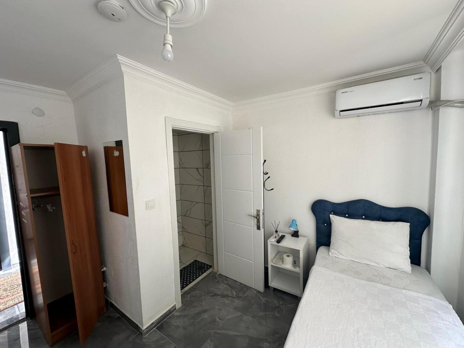 Centre Reach Otel أديرني المظهر الخارجي الصورة
